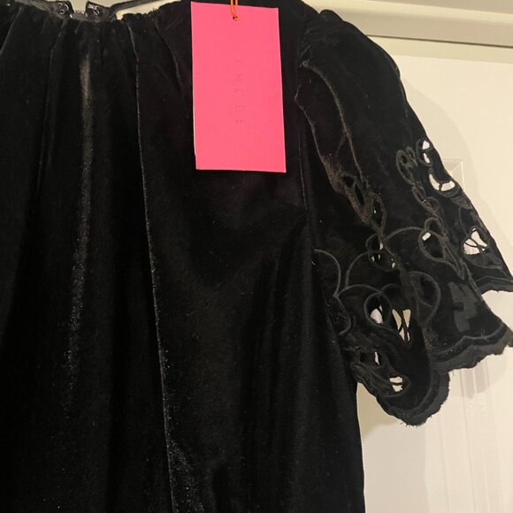 Rhode Nicolette Dress - in Ink Sandy Eyelet - Picture 2 of 3